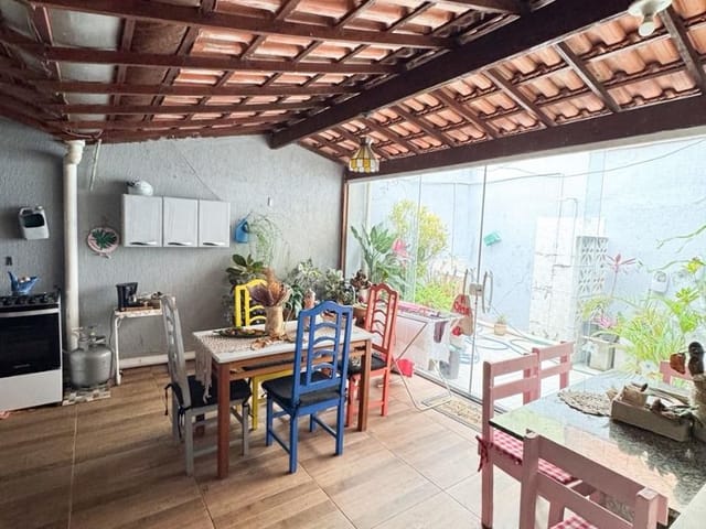 Casa com 89m² 2 quartos e 2 banheiros, à venda, no bairro Parque Aeroporto em Macaé