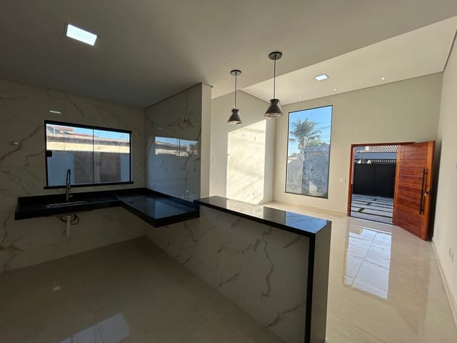 Casa 3 quartos e 2 banheiros, à venda, no bairro Jardim Atlântico Oeste (Itaipuaçu) em Maricá