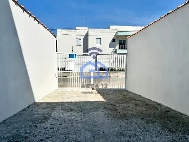 Casa com 120m² 3 quartos e 2 banheiros, à venda, no bairro Capricórnio em Caraguatatuba