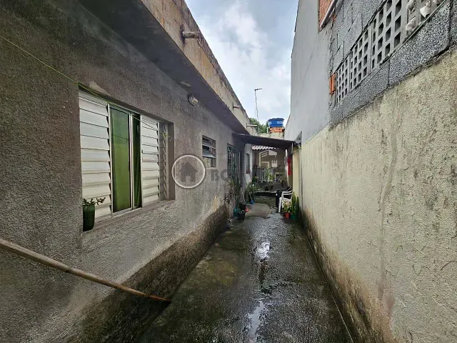 Casa 2 quartos e 2 banheiros, à venda, no bairro Jardim Cacique em Suzano