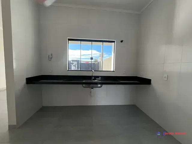 Casa com 156m² 1 quarto e 1 banheiro, à venda, no bairro Ipê em Três Lagoas