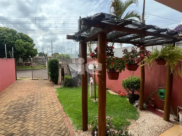 Casa com 151m² 3 quartos e 2 banheiros, à venda, no bairro Jardim Tapajós em Rolândia