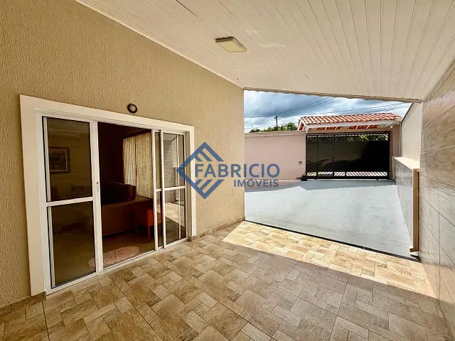 Casa com 250m² 3 quartos e 2 banheiros, à venda, no bairro Centro em Vinhedo