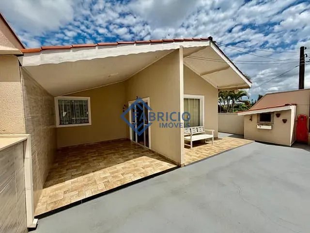 Casa com 250m² 3 quartos e 2 banheiros, à venda, no bairro Centro em Vinhedo