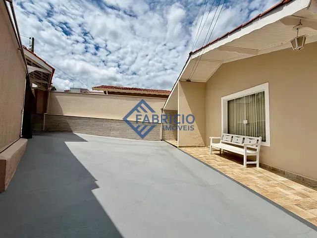 Casa com 250m² 3 quartos e 2 banheiros, à venda, no bairro Centro em Vinhedo