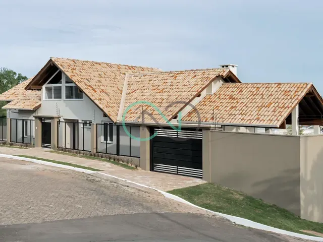 Casa 3 quartos e 4 banheiros, à venda, no bairro Metzler em Campo Bom