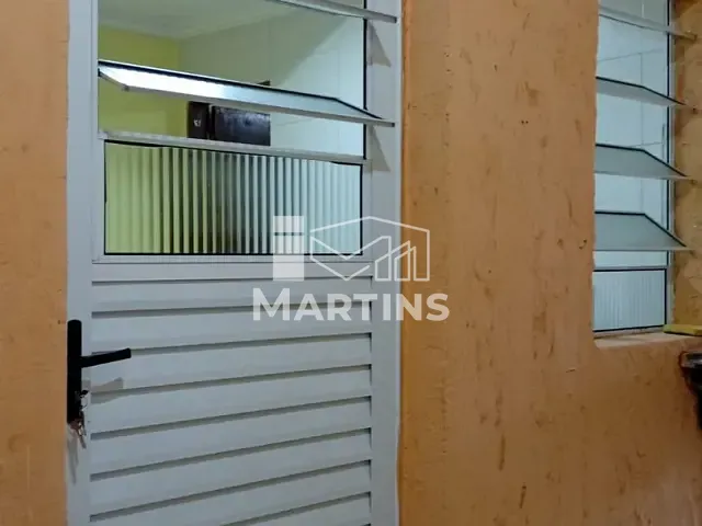 Casa 1 quarto e 1 banheiro, para alugar, no bairro Jardim São Marcos em Embu das Artes