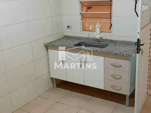 Casa 1 quarto e 1 banheiro, para alugar, no bairro Jardim São Marcos em Embu das Artes