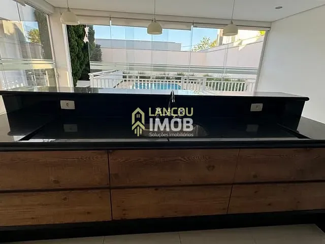 Casa com 410m² 4 quartos e 7 banheiros, à venda, no bairro Portal do Paraíso II em Jundiaí