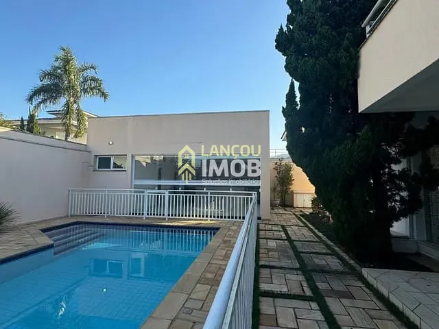 Casa com 410m² 4 quartos e 7 banheiros, à venda, no bairro Portal do Paraíso II em Jundiaí