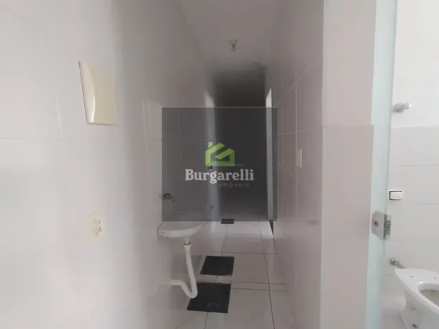 Casa 1 quarto e 2 banheiros, para alugar, no bairro Jardim Campestre III em Lavras