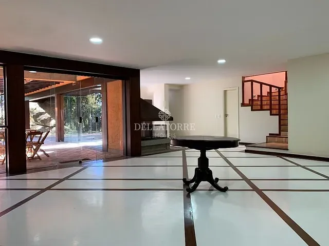 Casa com 53537m² 5 quartos e 7 banheiros, à venda, no bairro Quebra Frascos em Teresópolis