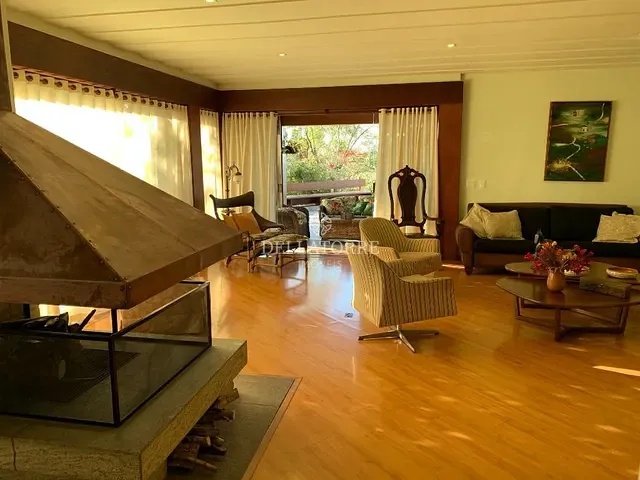 Casa com 53537m² 5 quartos e 7 banheiros, à venda, no bairro Quebra Frascos em Teresópolis