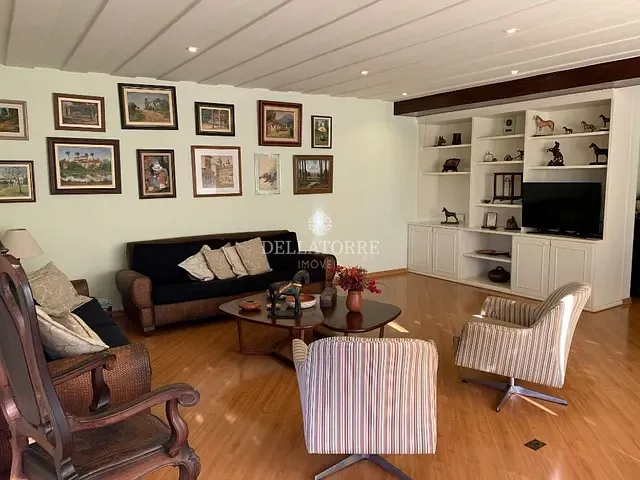 Casa com 53537m² 5 quartos e 7 banheiros, à venda, no bairro Quebra Frascos em Teresópolis