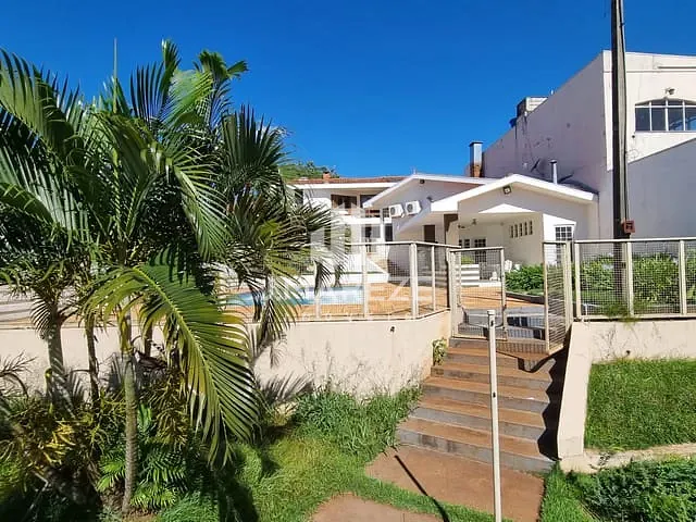Casa com 1039m² 4 quartos e 5 banheiros, à venda ou para alugar, no bairro Centro em Apucarana
