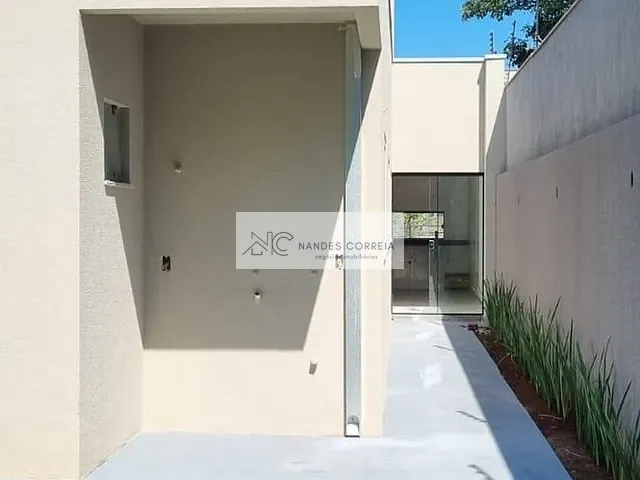 Casa 3 quartos e 2 banheiros, à venda, no bairro Colúmbia em Londrina