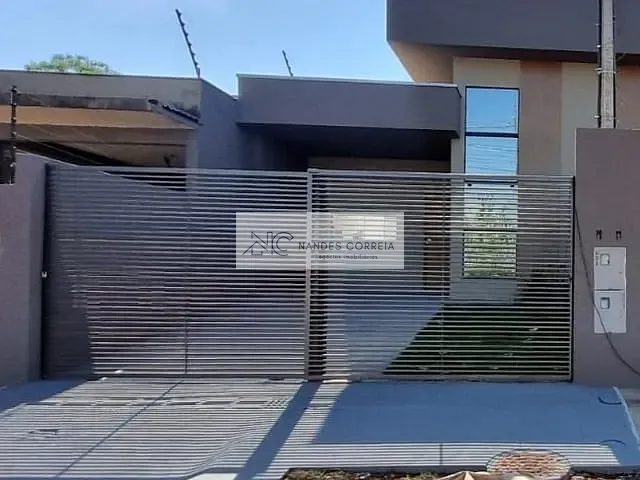 Casa 3 quartos e 2 banheiros, à venda, no bairro Colúmbia em Londrina