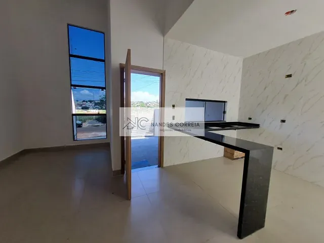 Casa 3 quartos e 2 banheiros, à venda, no bairro Colúmbia em Londrina