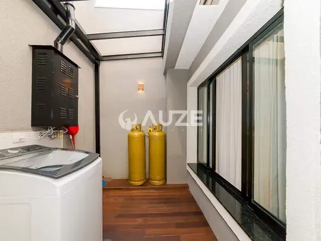 Casa com 165m² 3 quartos e 3 banheiros, à venda, no bairro Xaxim em Curitiba