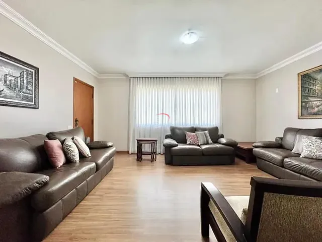 Casa 4 quartos e 6 banheiros, à venda, no bairro Andrade em Londrina