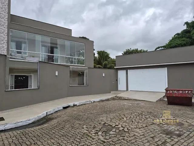 Casa com 585m² 6 quartos e 6 banheiros, à venda, no bairro Morada da Colonia I em Barra Mansa