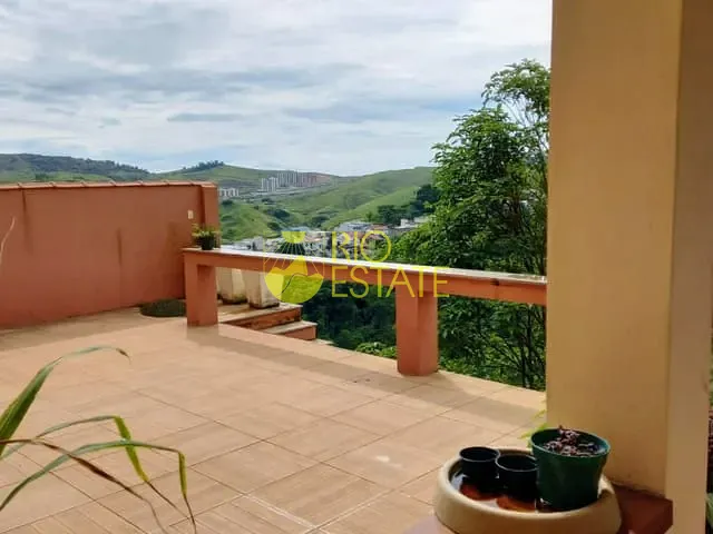 Casa com 360m² 6 quartos e 5 banheiros, à venda, no bairro Jardim Amália em Volta Redonda