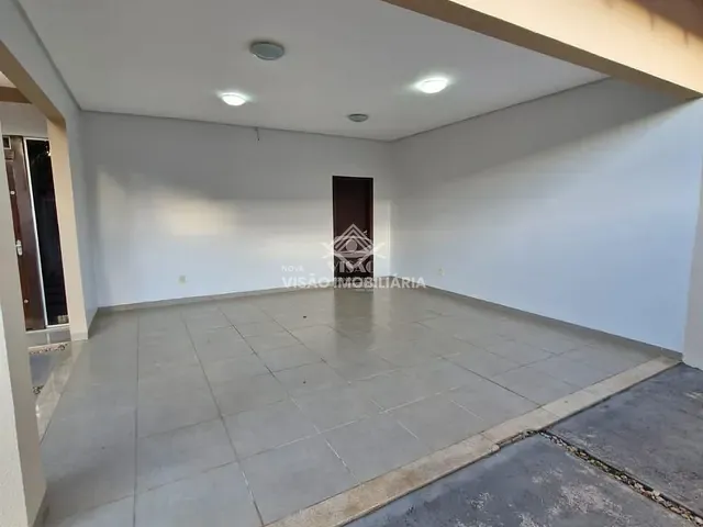 Casa com 196m² 3 quartos e 1 banheiro, à venda, no bairro Residencial Florença em Sinop