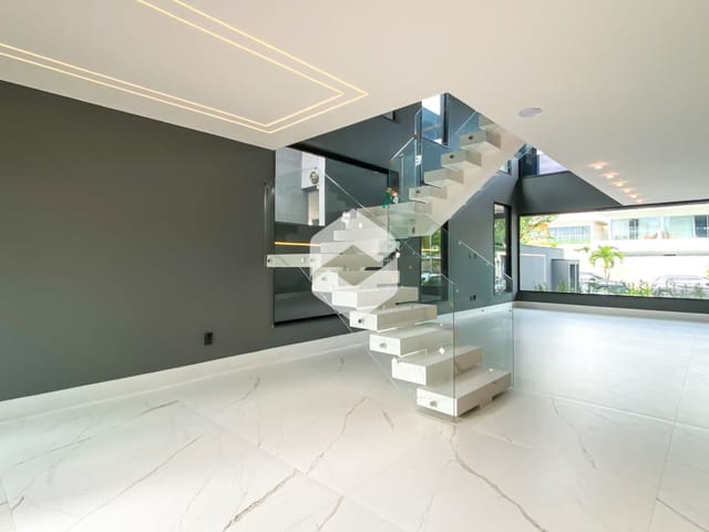 Casa com 280m² 5 quartos e 6 banheiros, à venda, no bairro Recreio dos Bandeirantes em Rio de Janeiro