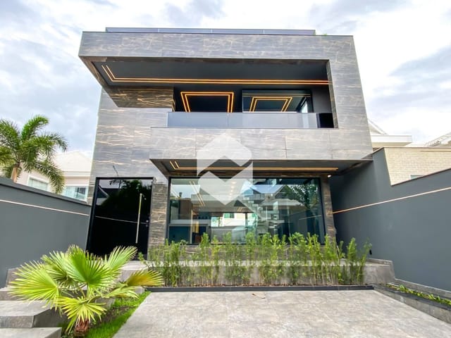 Casa com 280m² 5 quartos e 6 banheiros, à venda, no bairro Recreio dos Bandeirantes em Rio de Janeiro