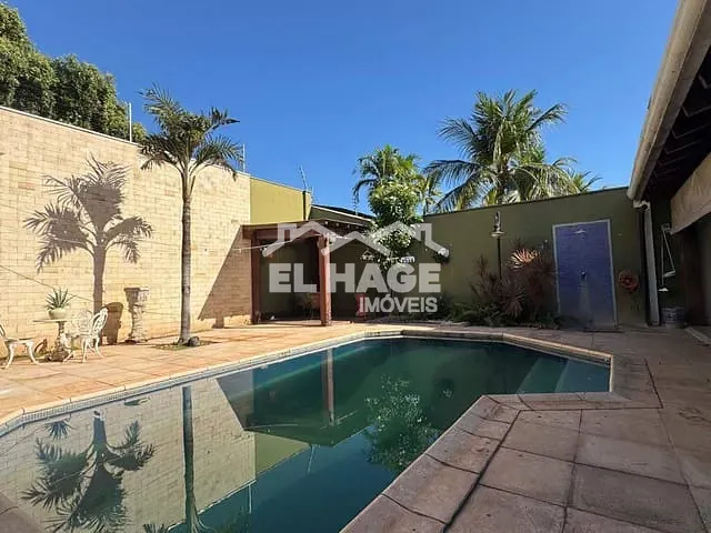 Casa com 420m² 4 quartos e 5 banheiros, à venda, no bairro Jardim Itália em Cuiabá