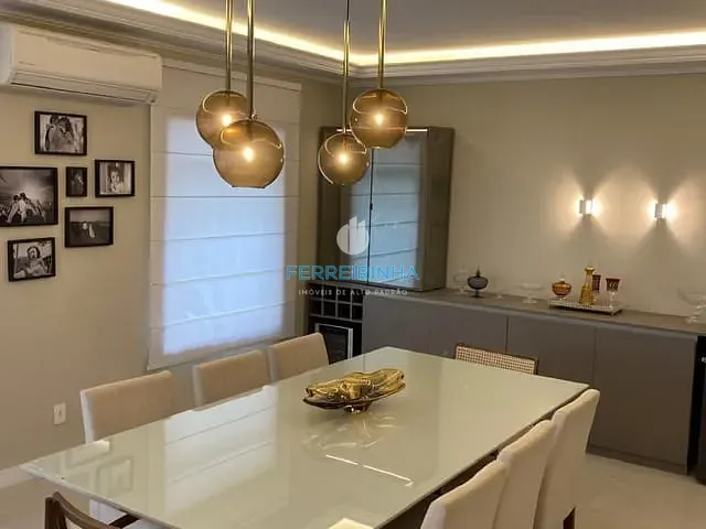 Casa com 360m² 4 quartos e 4 banheiros, à venda, no bairro Urbanova em São José dos Campos