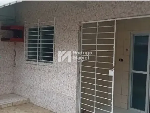 Casa 2 quartos e 2 banheiros, à venda, no bairro Torrões em Recife