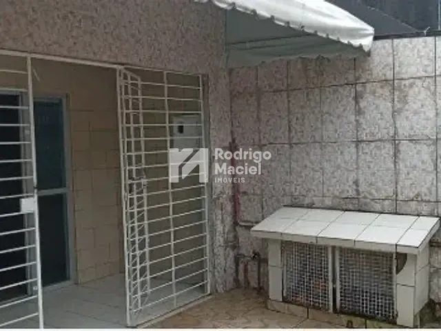 Casa 2 quartos e 2 banheiros, à venda, no bairro Torrões em Recife