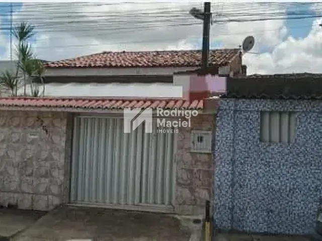Casa 2 quartos e 2 banheiros, à venda, no bairro Torrões em Recife