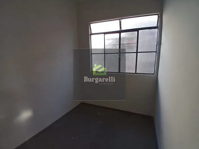 Casa 2 quartos e 1 banheiro, para alugar, no bairro Centro em Lavras