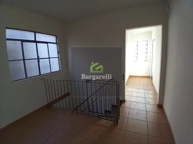 Casa 2 quartos e 1 banheiro, para alugar, no bairro Centro em Lavras