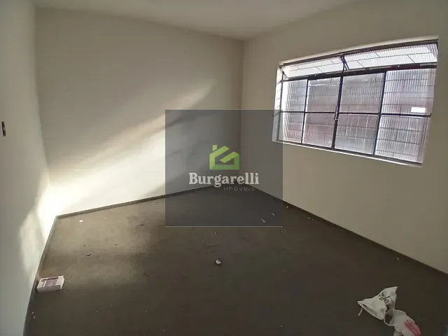 Casa 2 quartos e 1 banheiro, para alugar, no bairro Centro em Lavras