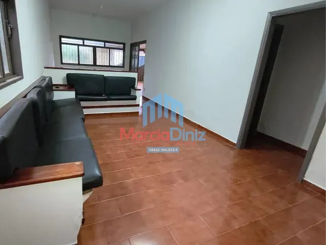Casa 4 quartos e 2 banheiros, para alugar, no bairro Centro em Ituverava