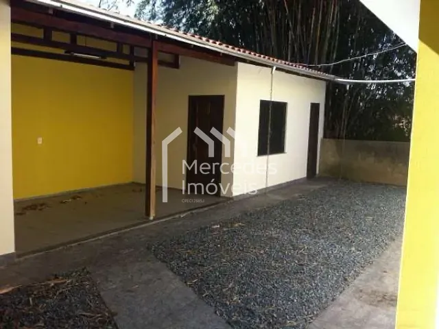 Casa com 148m² 3 quartos e 3 banheiros, à venda, no bairro Barra do Rio em Itajaí