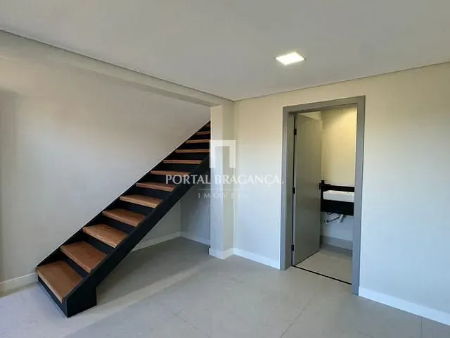 Casa com 360m² 3 quartos e 5 banheiros, à venda, no bairro Parque Imperador em Bragança Paulista