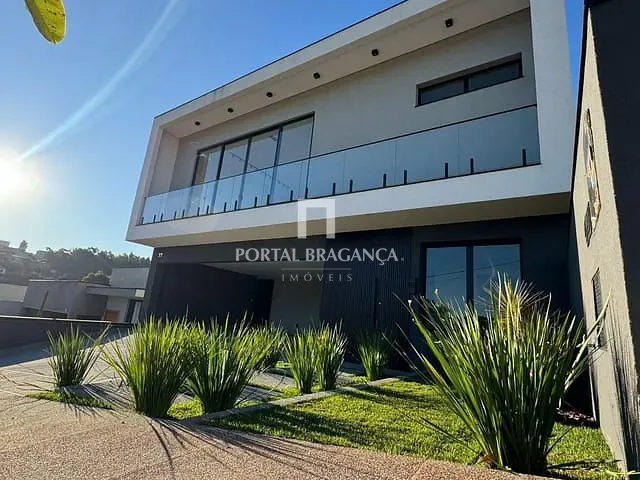 Casa com 360m² 3 quartos e 5 banheiros, à venda, no bairro Parque Imperador em Bragança Paulista