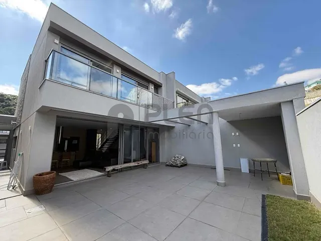 Casa 3 quartos e 5 banheiros, à venda, no bairro Tamboré em Santana de Parnaíba