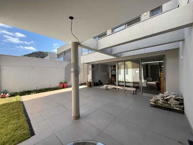 Casa 3 quartos e 5 banheiros, à venda, no bairro Tamboré em Santana de Parnaíba