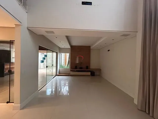 Casa com 352m² 4 quartos e 4 banheiros, à venda, no bairro Esperança em Londrina