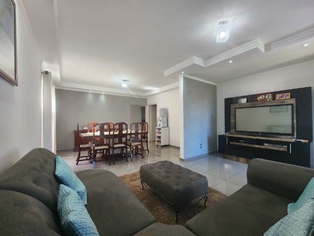 Casa com 360m² 3 quartos e 3 banheiros, à venda, no bairro Vila Nova em Louveira