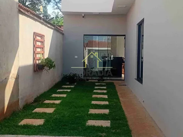 Casa 3 quartos e 3 banheiros, à venda, no bairro Catetos em Guaxupé