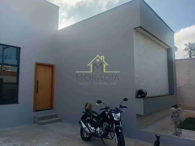 Casa 3 quartos e 3 banheiros, à venda, no bairro Catetos em Guaxupé