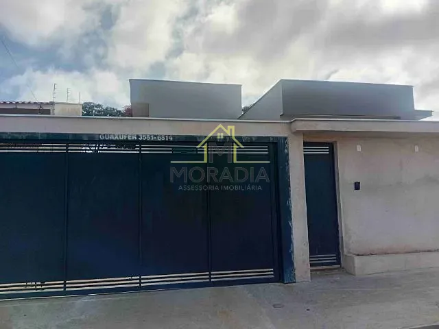 Casa 3 quartos e 3 banheiros, à venda, no bairro Catetos em Guaxupé