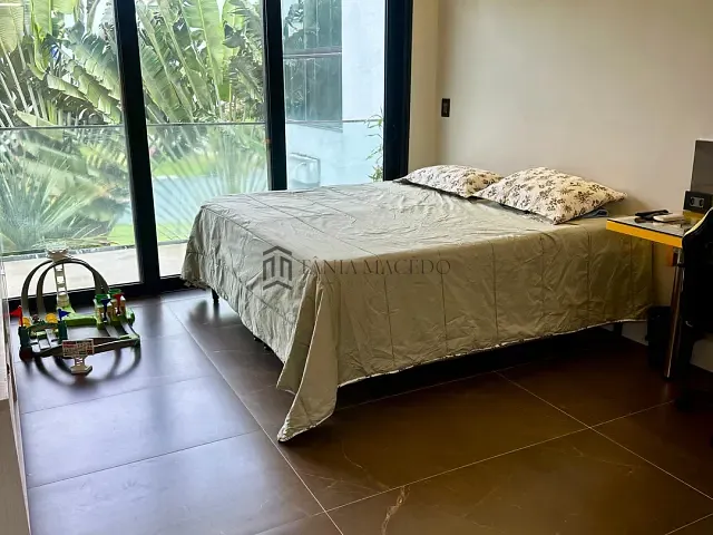 Casa 4 quartos e 5 banheiros, para alugar, no bairro Várzea em Recife