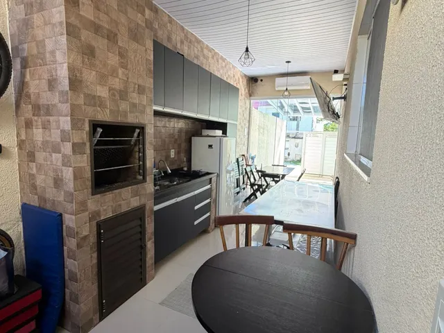 Casa 2 quartos e 3 banheiros, à venda, no bairro Terra Firme em Rio das Ostras
